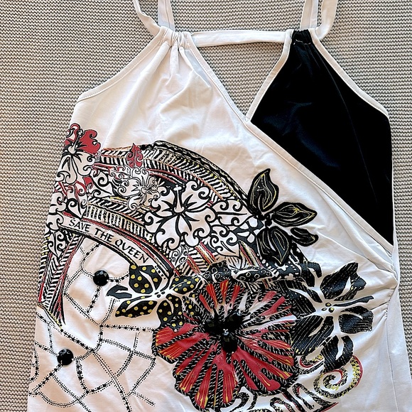 Vey sexy “Save the Queen” top - Picture 3 of 4